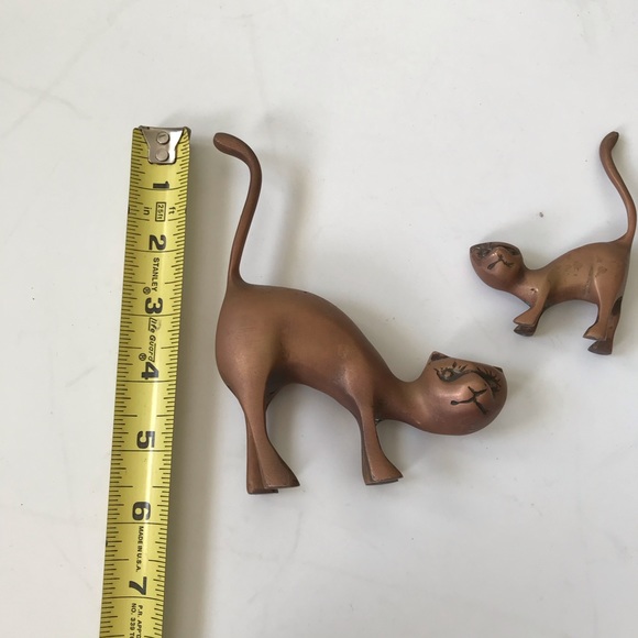 Vintage MCM pair of brass cats home decor - Picture 6 of 8